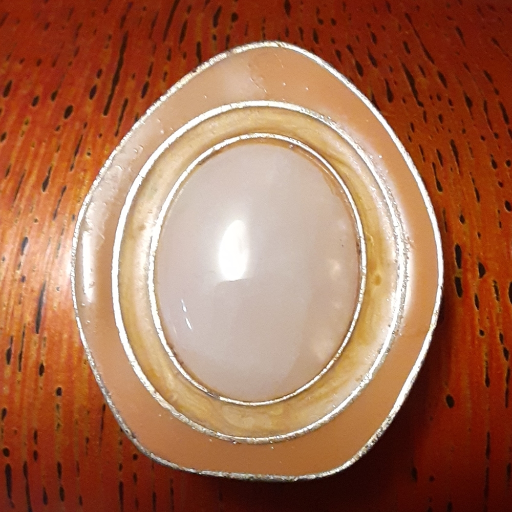 Avon 1987 brooch